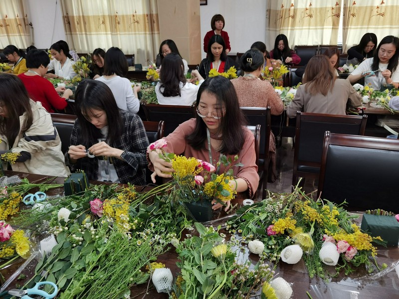 2022年興美女神節(jié)系列活動----“花”點(diǎn)時間寵愛你